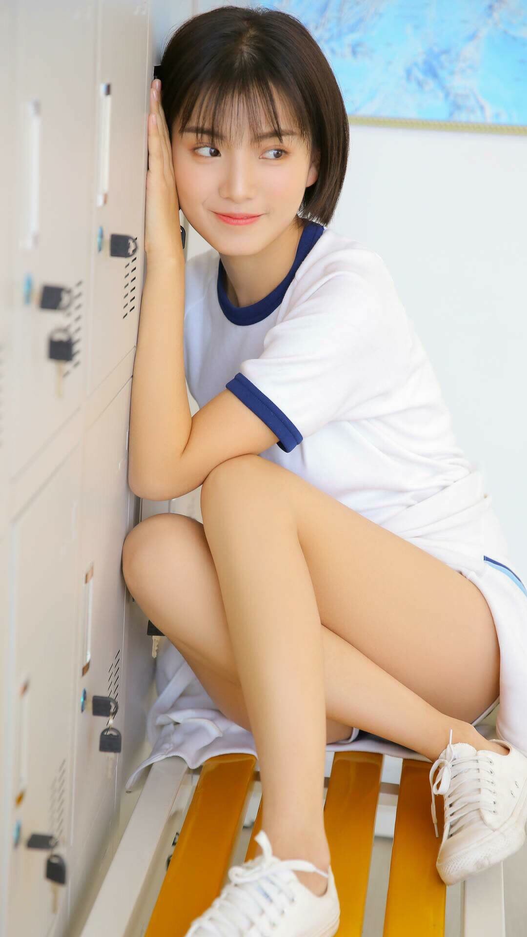 中国足球球员场上视野覆盖模型建立，足球运动员在一瞬间把握球场上对方球员的布局漏洞